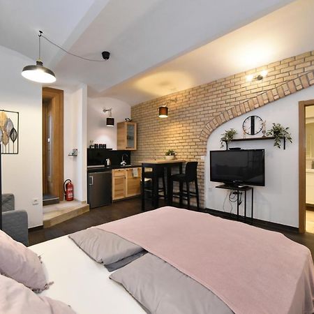 Manuela Varsavska Studio Apartments 萨格勒布 外观 照片