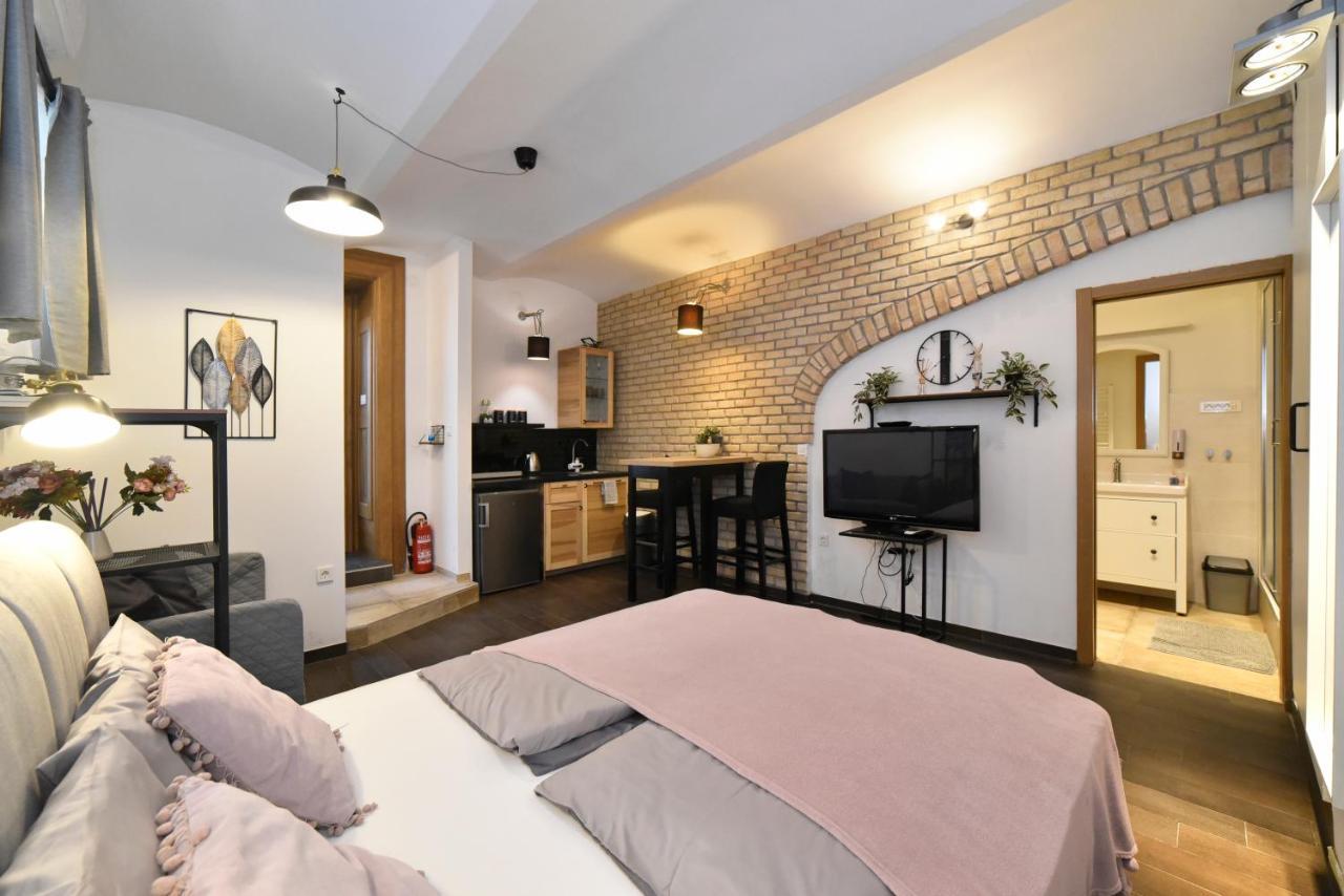 Manuela Varsavska Studio Apartments 萨格勒布 外观 照片