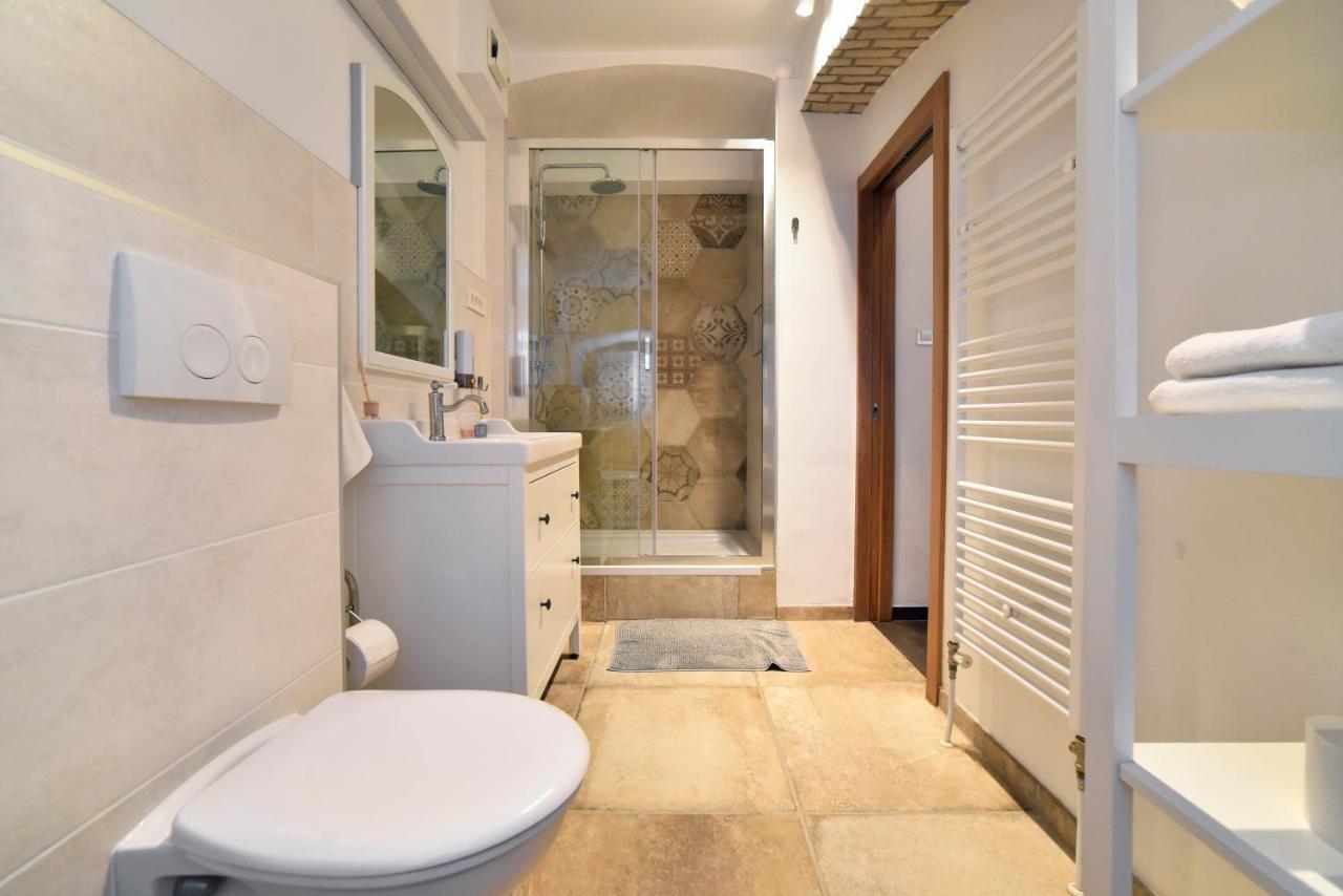Manuela Varsavska Studio Apartments 萨格勒布 外观 照片