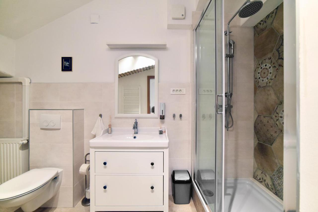 Manuela Varsavska Studio Apartments 萨格勒布 外观 照片