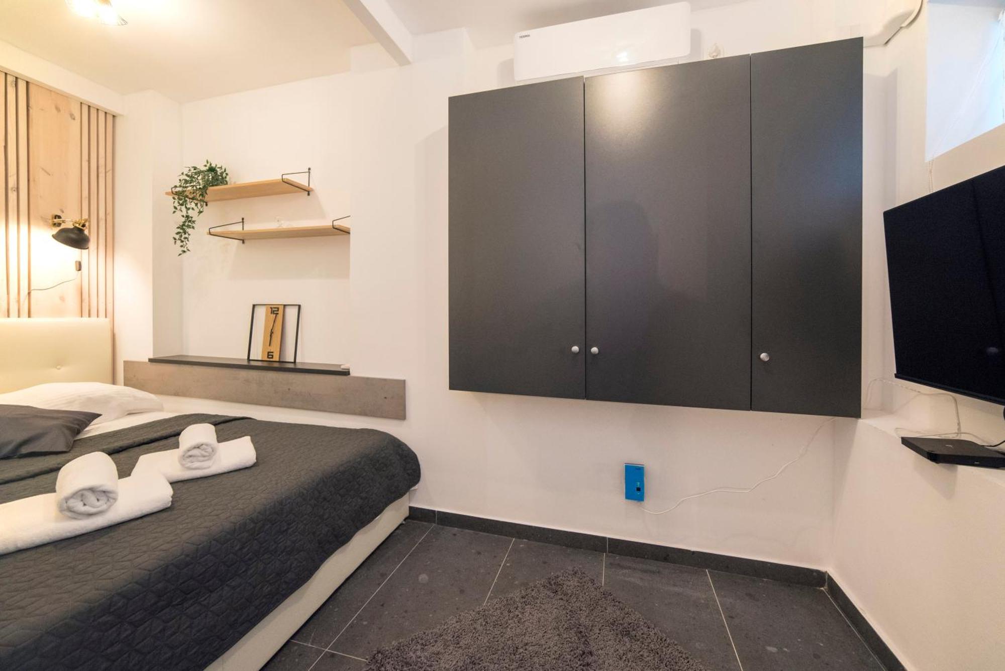 Manuela Varsavska Studio Apartments 萨格勒布 外观 照片