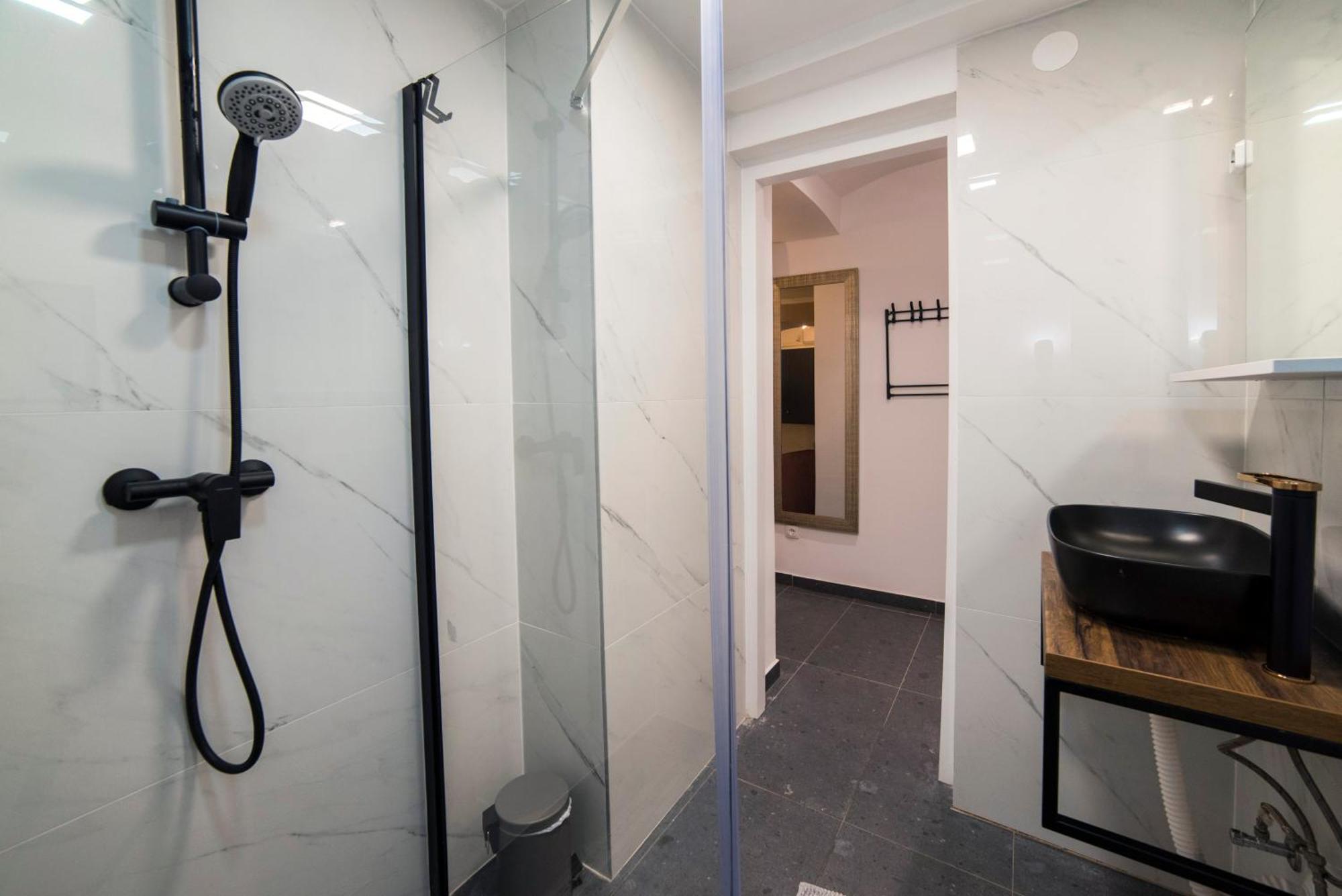Manuela Varsavska Studio Apartments 萨格勒布 外观 照片