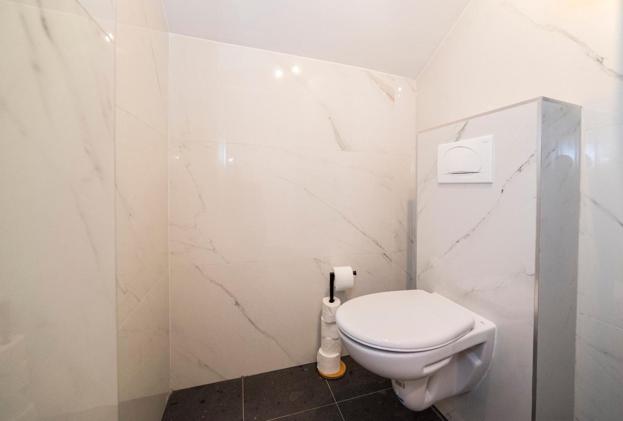 Manuela Varsavska Studio Apartments 萨格勒布 外观 照片