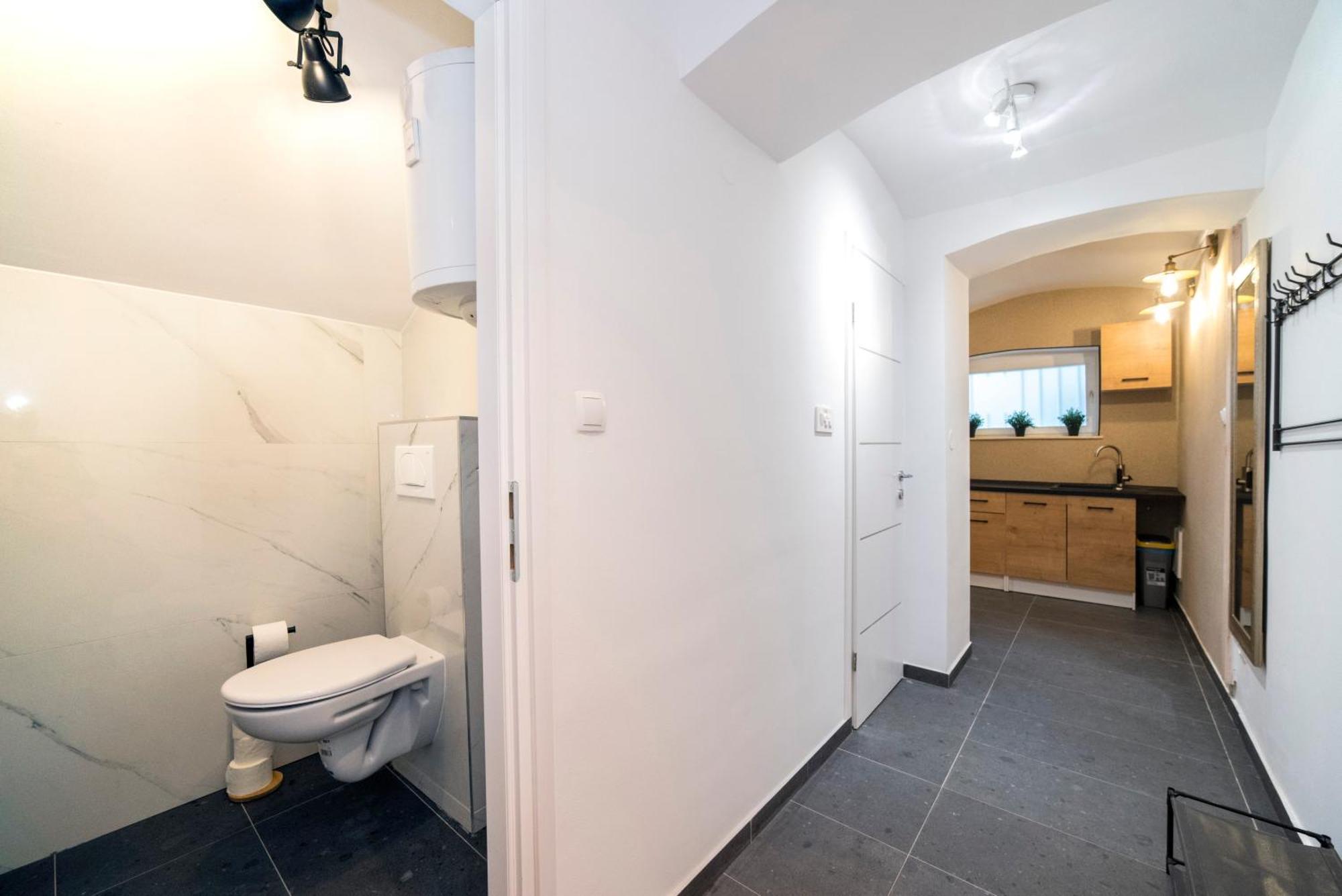 Manuela Varsavska Studio Apartments 萨格勒布 外观 照片