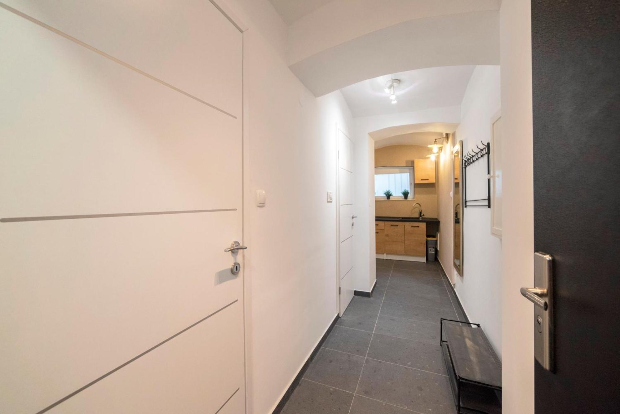 Manuela Varsavska Studio Apartments 萨格勒布 外观 照片
